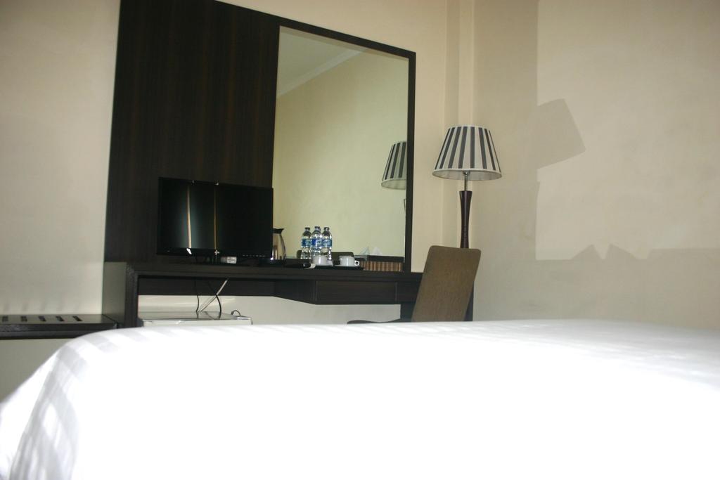 Royal Mamberamo Hotel Sorong Phòng bức ảnh