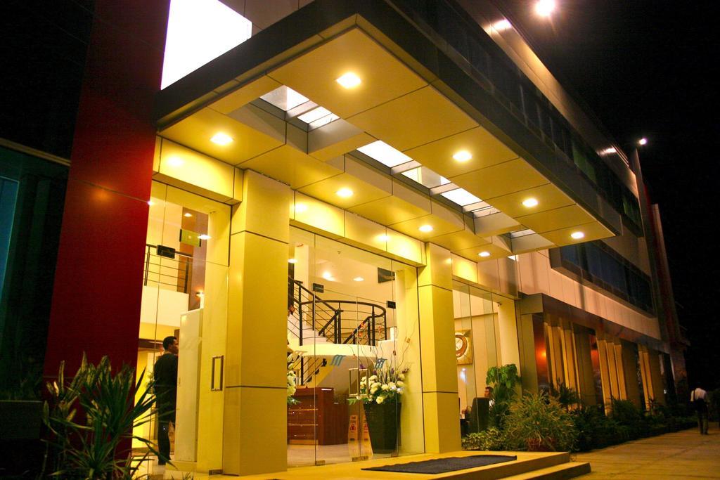 Royal Mamberamo Hotel Sorong Ngoại thất bức ảnh