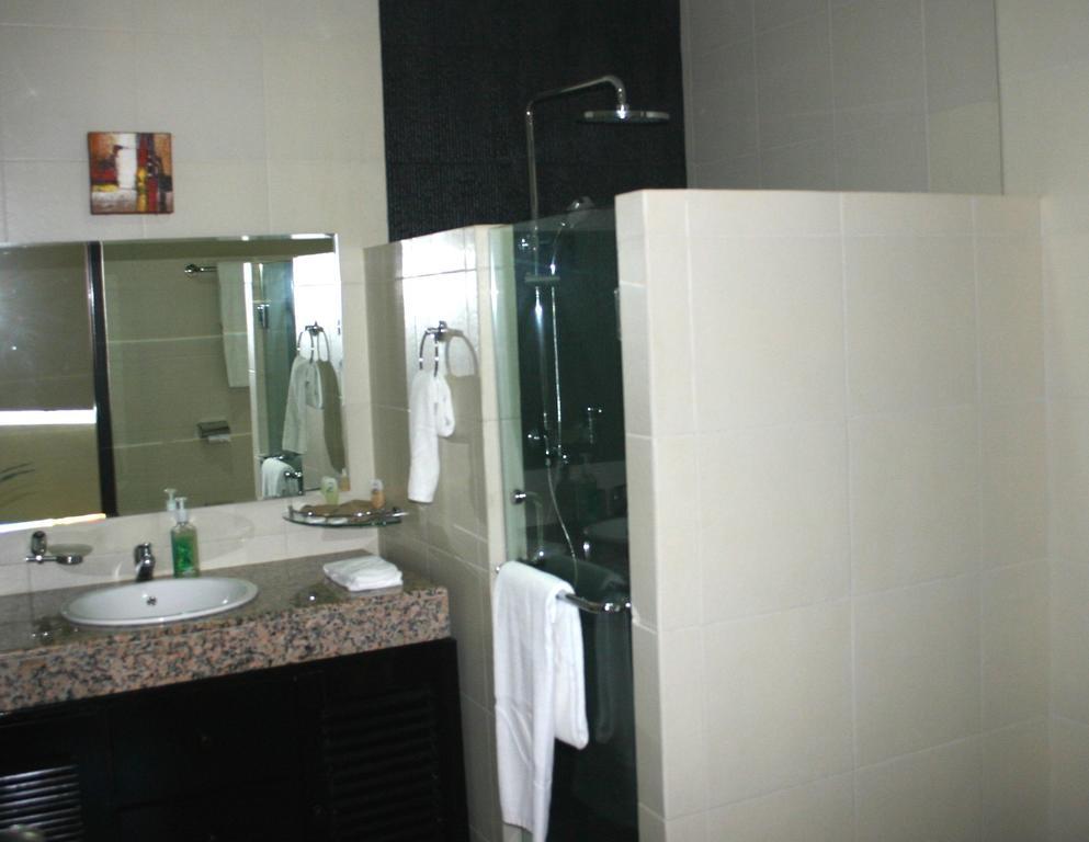 Royal Mamberamo Hotel Sorong Phòng bức ảnh