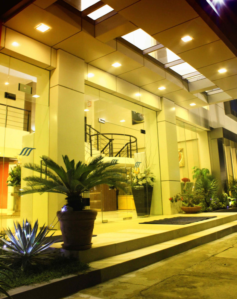 Royal Mamberamo Hotel Sorong Ngoại thất bức ảnh