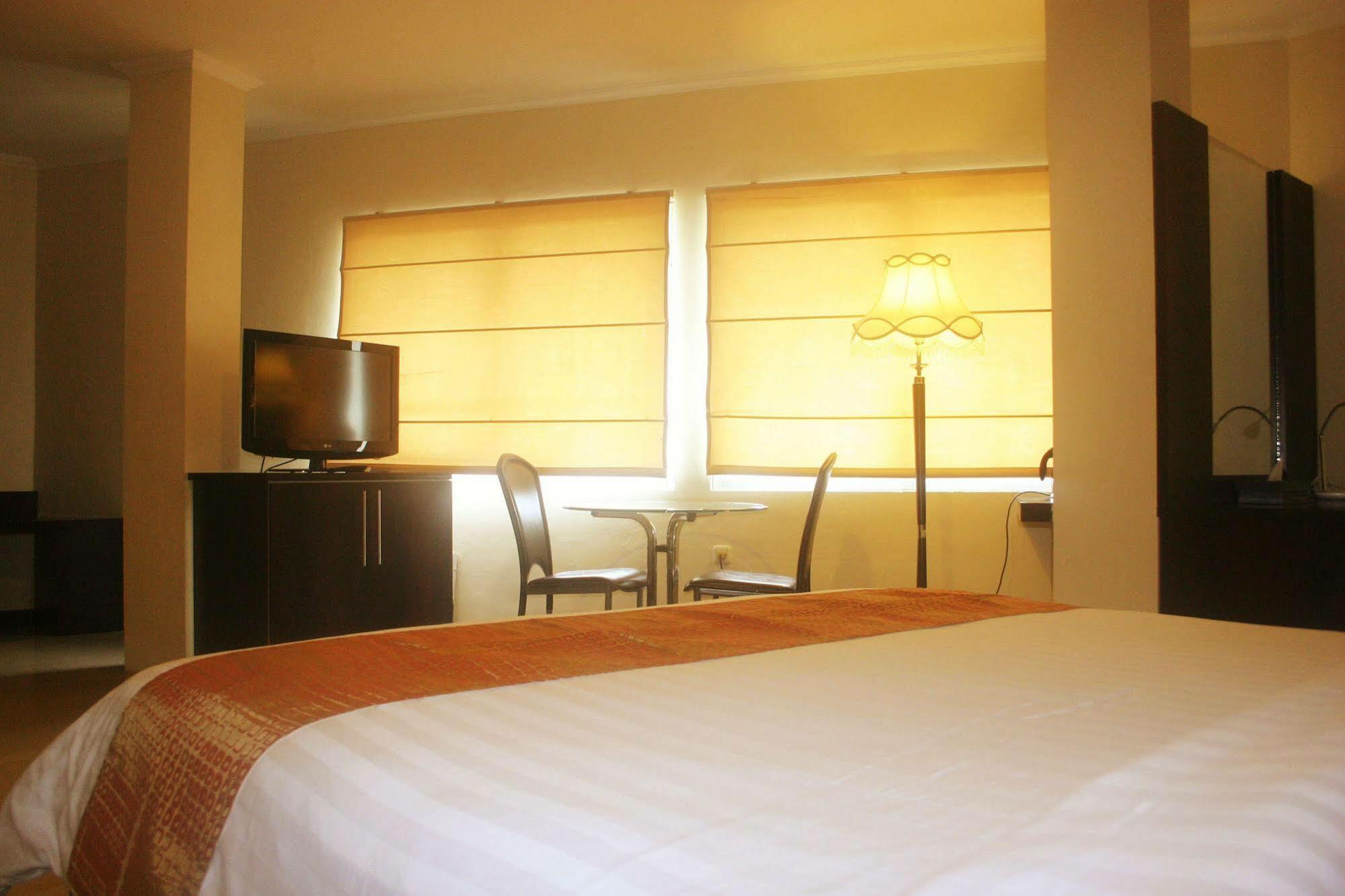 Royal Mamberamo Hotel Sorong Ngoại thất bức ảnh