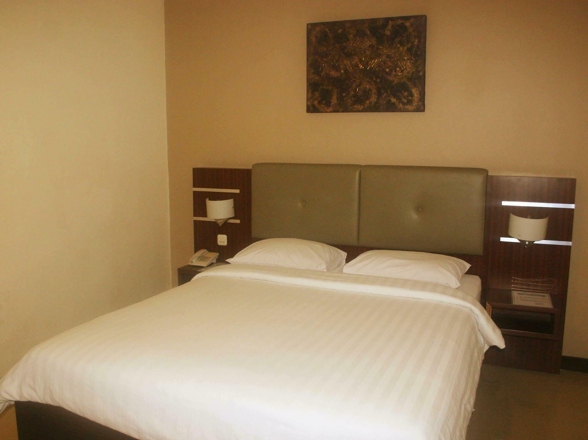 Royal Mamberamo Hotel Sorong Ngoại thất bức ảnh