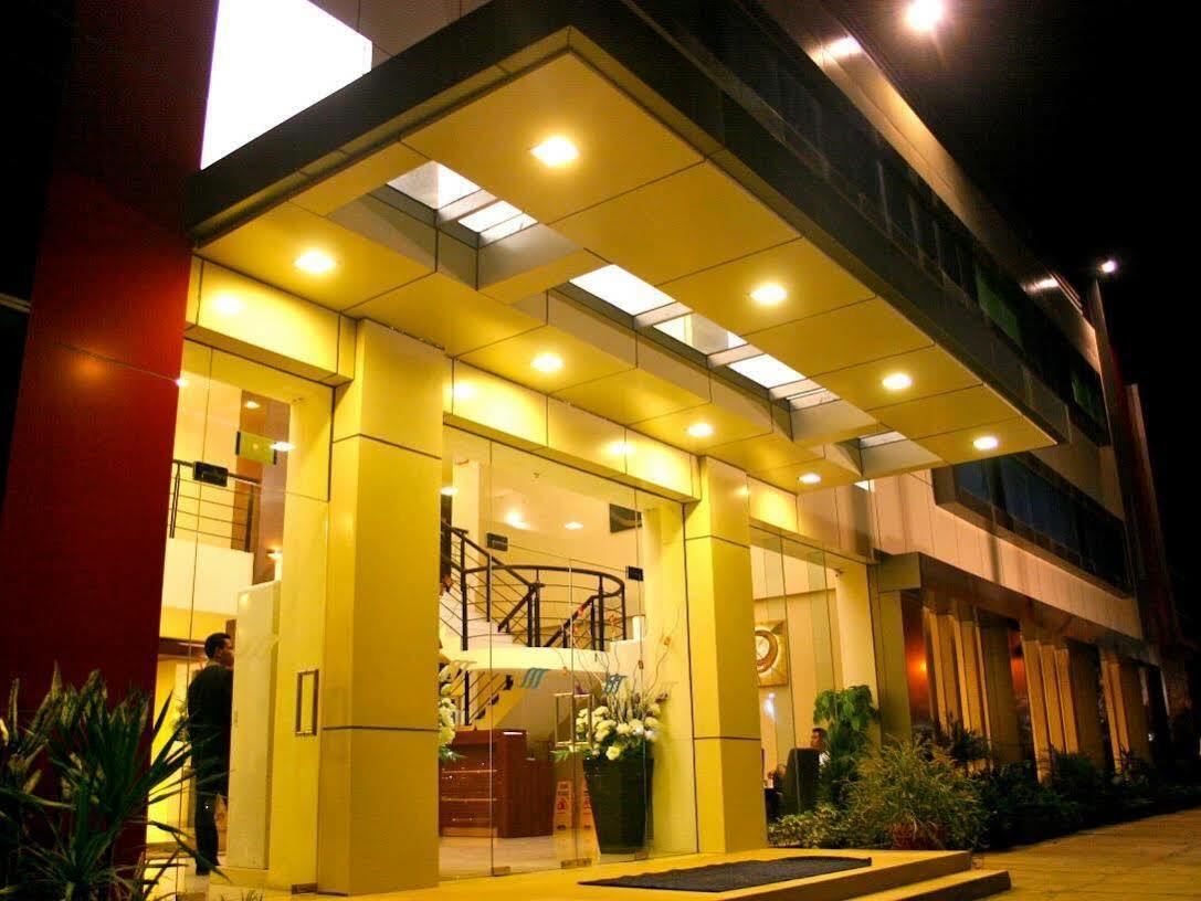 Royal Mamberamo Hotel Sorong Ngoại thất bức ảnh